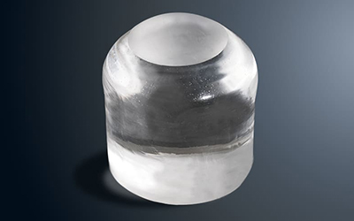 초자외선 불화 마그네슘 결정